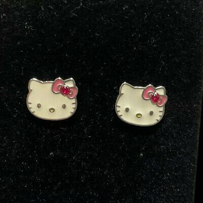 Hot Topic Hello Kitty Earrings, Earrings Sanrio, Hotel Closet, Earrings Hello Kitty, Hello Kitty Stud Earrings, Jewelry Bow, Y2k Hello Kitty, Hello Kitty Earrings, Cute Stud Earrings