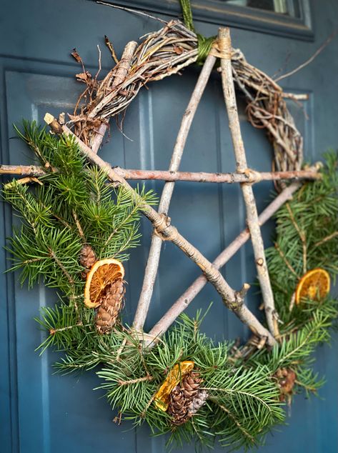 Foraged Halloween Decor, Pagan Wreath Diy, Winter Solstice Wreath Diy, Stick Pentagram Diy, Pentacle Wreath Diy, Forage Christmas Decorations, How To Make A Yule Wreath, Yule Wreath Pagan Diy, Witchy Fall Wreath