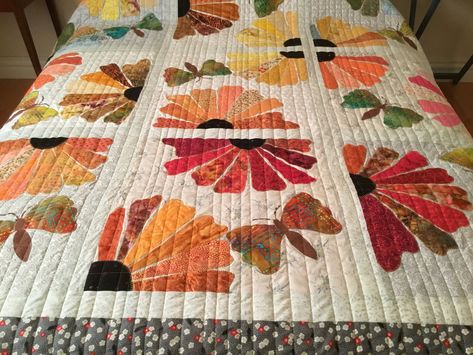 My interpretation of Garden Party by Laura Heine. Garden Party Quilt, Garden Quilts, Laura Heine, Collage Quilts, Flower Garden Quilt, Party Pattern, Flower Quilts, Applique Quilt, Fabric Collage