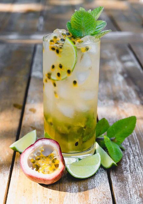 Passion Fruit Mojito - The Little Ferraro Kitchen Fruit Mojito Recipe, Fruit Mojito, Tropical Cocktail Recipes, Passion Fruit Mojito, Hawaiian Drinks, Passion Fruit Margarita, Fruit Margarita, Passionfruit Recipes, Hawaiian Recipes