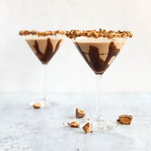 You searched for whiskey | Simply Made Recipes Whiskey Martini, Cocktail Chocolate, Whiskey Drinks Recipes, Peanut Butter Whiskey, Whiskey Recipes, Chocolate Martini, Chocolate Liqueur, Boozy Drinks, Whiskey Drinks