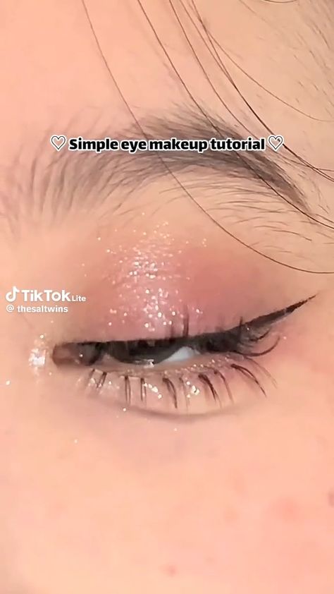 Simple Eye Makeup Looks Natural, How To Put On Eyeshadow For Beginners, Simple Cute Eye Makeup, Aegyosal Makeup Tutorial, How To Do Korean Eye Makeup, Tutor Makeup Natural, Douyin Makeup Tutorial Easy Step By Step, Cute Girl Makeup Tutorial, How To Do Aegyo Sal