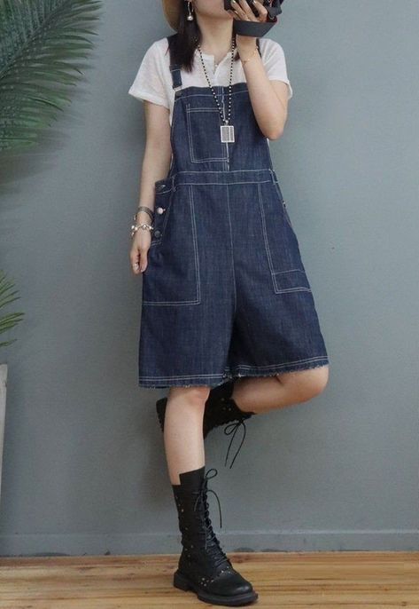 Overalls Straps Down, Overalls With Jacket, Cute Overalls Outfits, Plus Size Overalls Outfit, Overalls Shorts Outfit, Short Overalls Outfit, Overalls Outfit Short, Overalls Outfit Summer, Overall Shorts Outfit