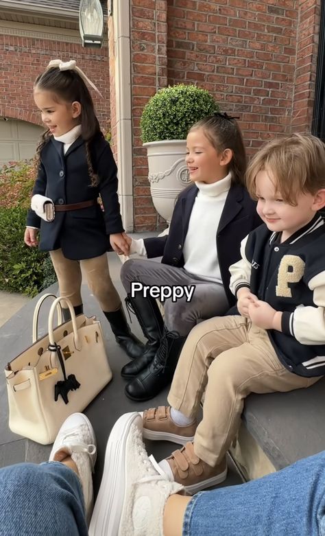 Winter Preppy Outfits, Child Outfits, Preppy Kids, Girl Ootd, Fashion Baby Girl Outfits, Toddler Fall, Luxury Girl, Little Outfits, Kids Outfits Girls