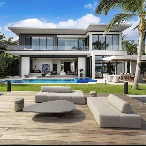 Villas Design, Luxury Beach House, Beach House Exterior, Miami Houses, تصميم للمنزل العصري, التصميم الخارجي للمنزل, Modern Beach House, Modern Mansion, Beach House Design