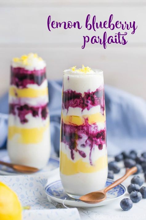 Lemon Blueberry Parfait, Dessert Shooters Recipes, Dessert Cups Recipes, Mason Jar Desserts, Mini Dessert Cups, Parfait Desserts, Parfait Recipes, Blueberry Desserts, Breakfast And Brunch