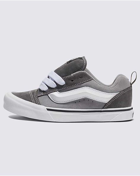 New Skool Vans, Chunky Vans, Nike Winter Jackets, Pretty Sneakers, Face Profile, Back To School Shoes, Pretty Shoes Sneakers, Dramatic Style, Shoe Gallery