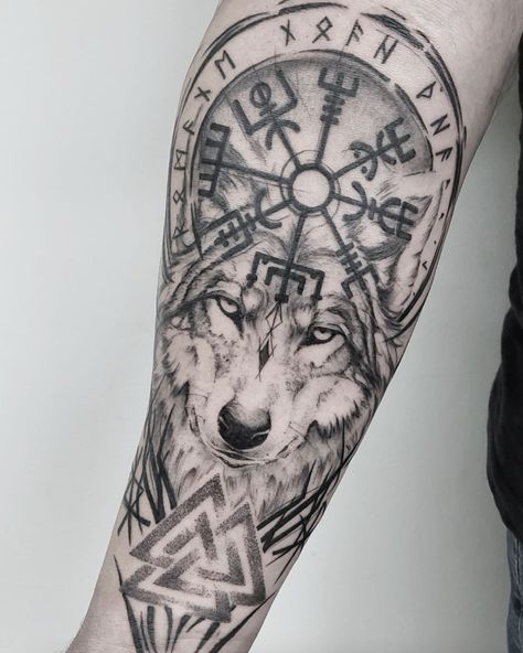 Vikings Wolf Tattoo, Vegvisir Tattoo Forearm, Nordic Wolf Tattoo Vikings, Vegvisir Tattoo Design For Men, Celtic Nordic Tattoo, Viking Designs Tattoo, Nordic Wolf Tattoo Design, Viking Celtic Tattoo Design, Warrior Wolf Tattoo