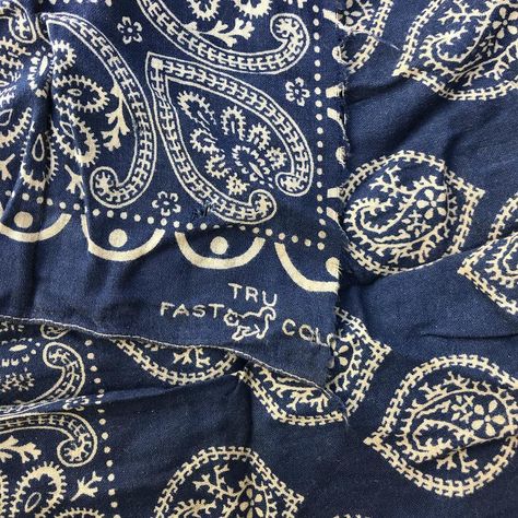 #narchive #narchiveacquisitionsdept Black Bandana Aesthetic, Blue Bandana Aesthetic, Bandanna Aesthetic, Bandana Aesthetic, Tupac Shakur, Summer 22, Tupac, Pin Jewelry, Blue Paisley