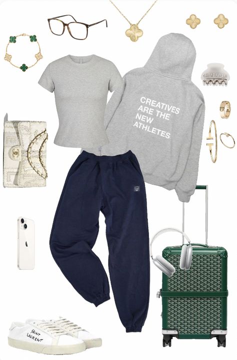 Lazy Weekend Outfit, Outfits With Navy Blue Sweatpants, Navy Blue Sweats Outfit, How To Style Blue Sweatpants, Blue Sweats Outfit, Outfits With Blue Sweatpants, Champion Sweatpants Outfit, Navy Blue Sweatpants Outfit, Navy Sweatpants Outfit