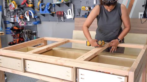 Free Workbench Plans Diy, Free Workbench Plans, Diy Workbench With Drawers, Workbench With Drawers Plans, Workbench On Wheels, Building Drawers, Workbench With Storage, Marble Worktop, Workbench With Drawers