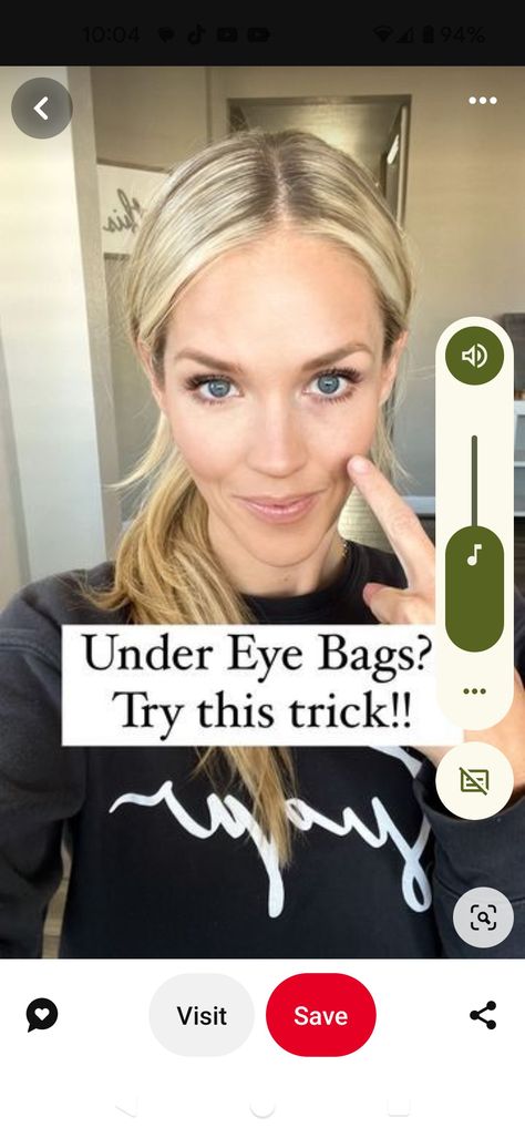 Pink Powder Under Eyes, Hide Bags Under Eyes Make Up, How To Get Bags Out From Under Your Eyes, Make Up For Bags Under Eyes, It Bye Bye Undereye, Under Eye Concealer Tricks, How To Make Your Eyes Look Brighter, Makeup For Bags Under Eyes, Dark Sunken Under Eyes