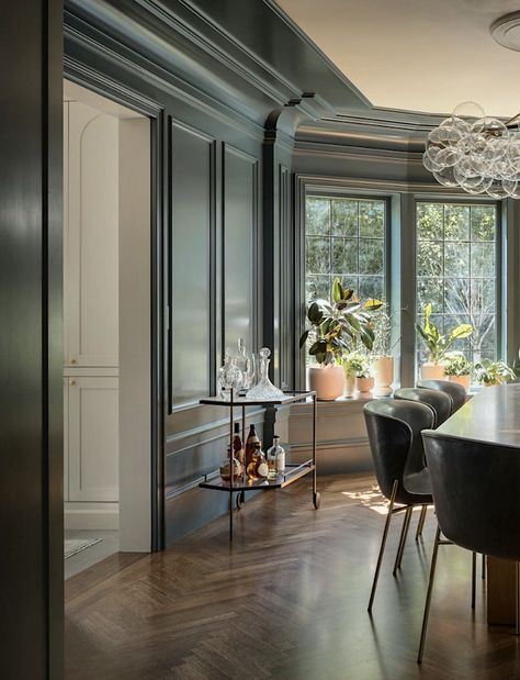 Jessica Helgerson, Neo Classical Architecture, Chippendale Design, Transitional Dining Room, Dining Room Paint, Transitional Furniture, Grey Dining Room, Grey Dining, Home Bathroom