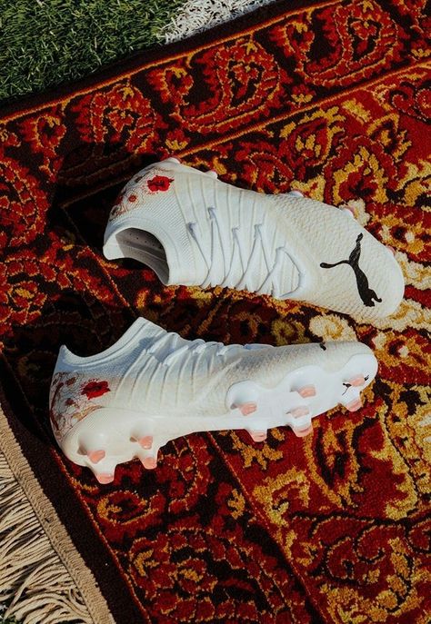 Soccer Fits, Zapatillas Nike Basketball, Puma Football Boots, Puma Boots, Cool Football Boots, Rugby Kit, Girls Soccer Cleats, Best Soccer Shoes, Trajes Kylie Jenner