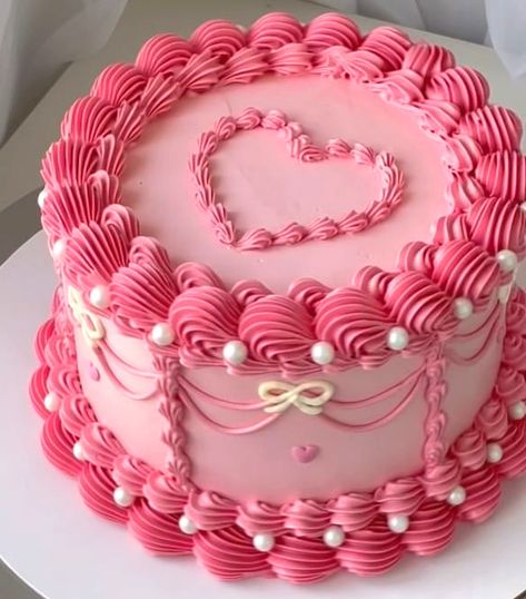 Round Birthday Cakes, Girly Birthday Cakes, Bolo Vintage, Circle Cake, Vintage Birthday Cakes, Pinterest Cake, Girly Cakes, Pink Birthday Cakes, 16 Birthday Cake