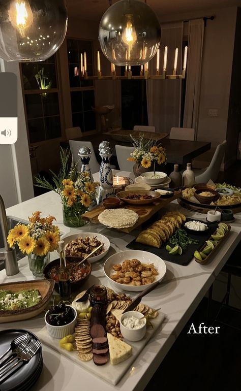 Party Appetizers Aesthetic, Table Escapes Ideas, Hosting Decor Ideas, Cooking From Scratch Aesthetic, Nye Buffet Ideas, Classy House Party, Hosting A Dinner Party At Home, Party Food Table Set Up Buffet Ideas, Dinner Set Up