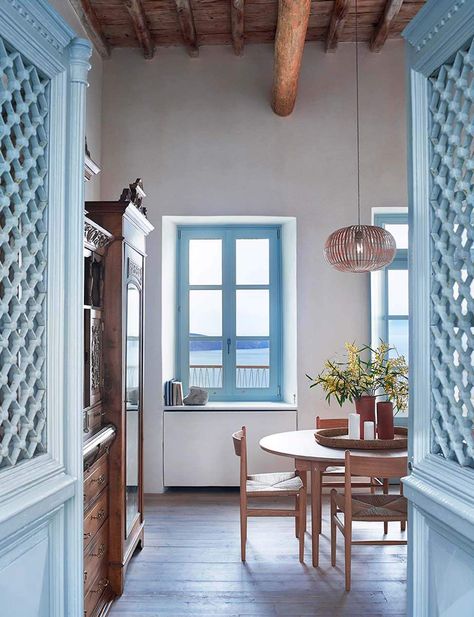 k studio milos dbl 2 1 Greek Homes, Greek Decor, Mediterranean Interior, Greek House, Mediterranean Decor, Kitchen And Dining Room, Mediterranean Home, Mediterranean Homes, Greek Style