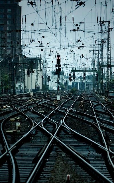 Central Station, Train Tracks, Of Wallpaper, Railroad Tracks, Street Photography, Photography Inspiration, Cityscape, City Photo, Art Photography