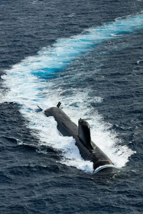 French Navy Conducts Evacuation Exercise From Submerged Submarine Suffren - Naval News Seawolf Class Submarine, Virginia Class Submarine, Navy Coast Guard, Nuclear Submarine, Pearl Harbor Attack, Cruise Missile, Navy Marine, French Navy, United States Navy