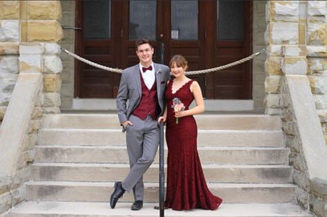 Burgundy Couples Outfit, Maroon Prom Couple, Burgundy Prom Couple, Red Prom Couple, Prom Couple Pictures, Formal Couple, Homecoming Couple, Maroon Prom, Farewell Ideas