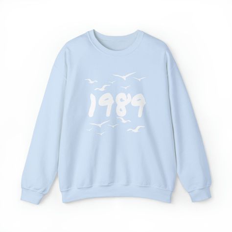 Taylor Swift | 1989 | Taylors version | Eras Tour Merch | Unisex Heavy Blend™ Crewneck Sweatshirt by ChaosCoordinatorJB on Etsy 1989 Clothes, 1989 Taylors Version, Eras Tour Merch, Taylor Swift Birthday Party Ideas, Taylor Swift Shirts, Taylor Swift Birthday, Taylor Swift Speak Now, Taylors Version, Taylor Swift Cute