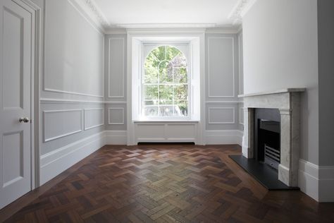 Wood Parquet Flooring, Herringbone Wood Floor, Dark Living Rooms, Oak Panels, Herringbone Floor, Wide Plank Flooring, Engineered Flooring, Empty Room, Ring Der O