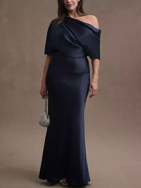 Navy satin mother-of-the-bride dress from Amsale Wedding Guest Dress Inspiration, Black Tie Wedding Guest, Black Tie Wedding Guest Dress, Floral Frocks, Mother Of Groom Dresses, Mob Dresses, Embellished Gown, Column Gown, Cocktail Attire