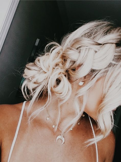 School Dance Hairstyles, Country Hairstyles, Hair Styles Long Hair, Vsco Beach, Hair Styles Ideas, Cute Hair Colors, Hair Due, Dance Hairstyles, Styles Ideas