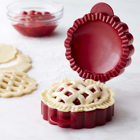 Lattice Pocket Pie Mold Pie Mold, Individual Pies, Baking Soda And Lemon, Mattheo Riddle, Baking Equipment, Floral Kitchen, Kitchen Toys, Pie Crusts, Cooling Racks