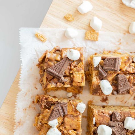 Golden Graham Treats, Golden Graham Smores, Golden Grahams Smores Bars, Strawberry Whipped Cream Frosting, Graham Dessert, Easy Dessert Bars, S Mores Bars, Golden Grahams, Sweet Whipped Cream