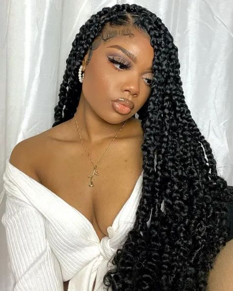 20 Pretty Girl Summer Protective Styles for Black Women - Coils and Glory Passiontwist Hair, Passion Braids For Black Women, Summer Protective Hairstyles, Latest Hairstyles For Black Women, Fire Hairstyles, Braid Beauty, Latest Braids, Passion Braids, Latest Braided Hairstyles