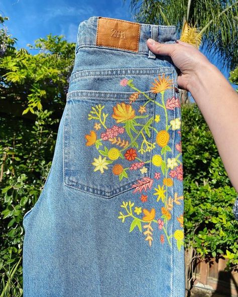 Painted Flare Jeans, How To Paint On Jeans Diy, Custom Painted Jeans Pants, Paints On Jeans, 70s Painted Jeans, Pant Pocket Painting, Painted Jeans Inspiration, Diy Painting Jeans Ideas, Decorate Jeans Diy