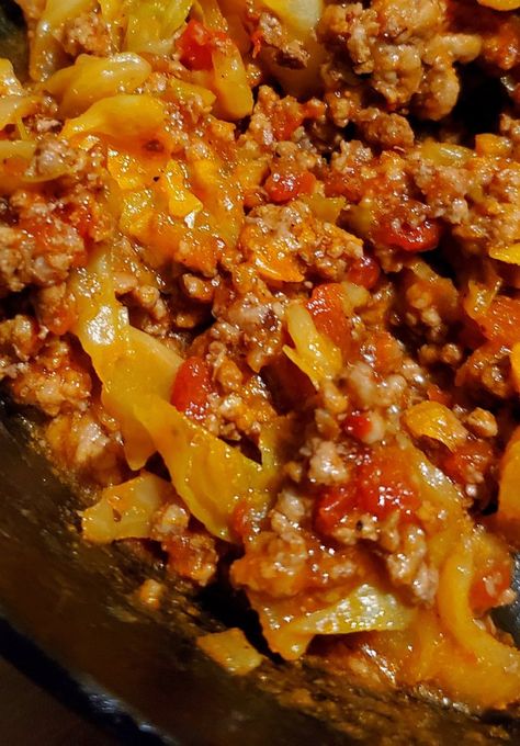 Skillet Stuffed Cabbage, Hamburger Cabbage Skillet, Fried Cabbage Recipes Ground Beef, Ground Beef And Cabbage Skillet, Cabbage Skillet Ground Beef, Cabbage Recipe With Ground Beef, Cabbage Tomato Ground Beef, Goulash With Cabbage, Cabbage And Ground Beef Recipes Low Carb