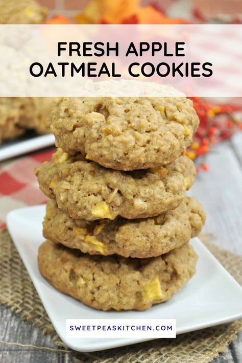 Fresh Apple Oatmeal Cookies, Chunky Oatmeal Cookies, Apple Pie Oatmeal Cookies, Oatmeal Apple Cookies, Oatmeal Desserts, Oatmeal Treats, Apple Crumble With Oats, Apple Cookies Recipes, Soft Oatmeal Cookies