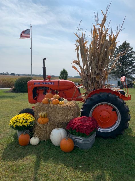 Fall Tractor Decor, Pumpkin Patch Photo Backdrop, Tractor Decorations, Fall Photo Booth, Farm Fest, Fall Festival Decorations, Tractor Decor, Truck Photography, Fall Porches