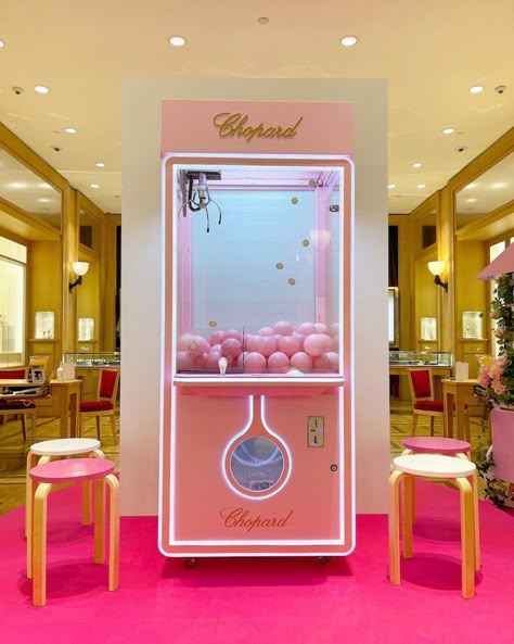 Claw Machine Business, Cosmetic Vending Machine, In Store Activation, Pink Claw Machine, Cool Vending Machine Ideas, Claw Vending Machine, Arcade Claw Machine, Event Activations, Brand Activation Ideas