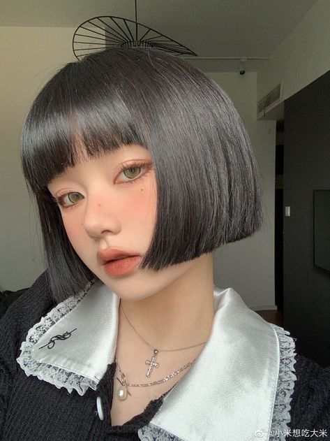 Bob Hairstyles Korean, Short Korean Hairstyles, Pixie Cut Bangs, Korean Pixie Cut, Hairstyles Ulzzang, Square Bob, Korean Pixie, K Pop Hairstyles, Korean Bob