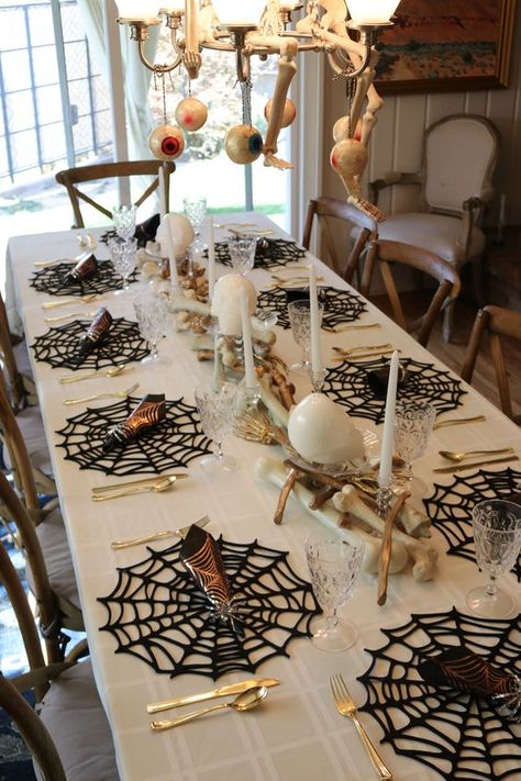 30 Halloween Decor Farmhouse Style Which Are Minimal And Neutral - RecipeMagik Halloween Dinner Party Table Setting, Spooky Dinner Party Decor, Halloween Table Cloth Ideas, Halloween Baby Shower Table Decorations, Halloween Kitchenware, Spooky Bridal Shower Ideas, Halloween Party Table Setup, Halloween Dinner Table Decor, Nail Designs Halloween