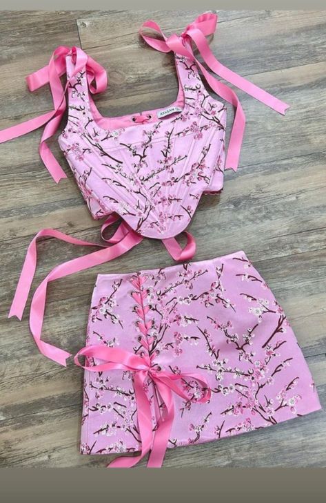 Aesthetic Pink Princess, Pink Princess Aesthetic, Tops Bonitos, Coquette Core, Cute Date Outfits, 2023 Pink, Corset Outfit, African Inspired Clothing, Preformance Outfits