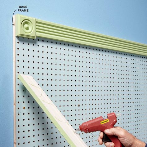 Dress It Up - Most pegboard comes in two colors�boring white and boring brown. But it doesn't have to stay that way. Roll on a coat of primer followed by gloss or semigloss paint (glossy paints are easier to wipe clean). Apply light coats so you don't clog the holes. Then snazz it up with a frame. After we attached our pegboard to a 1x3 frame, we added corner blocks and trim with hot-melt glue�no fancy miter cuts or fasteners needed. 1000 Lifehacks, Peg Boards, Pegboard Organization, Coin Couture, Dream Craft Room, Craft Room Design, Sewing Room Organization, Quilting Room, Scrapbook Room