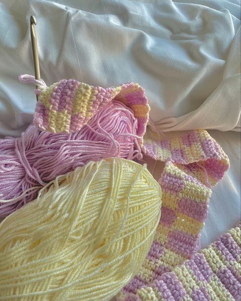 Pastel purple and yellow yarn used to make a crochet checker pattern. Crochet Zig Zag, Vibrant Aesthetic, Mesh Tops, Aesthetic Crochet, Stitch Crochet, Purple And Yellow, Diy Crochet Projects, Bag Crochet, Unique Crochet