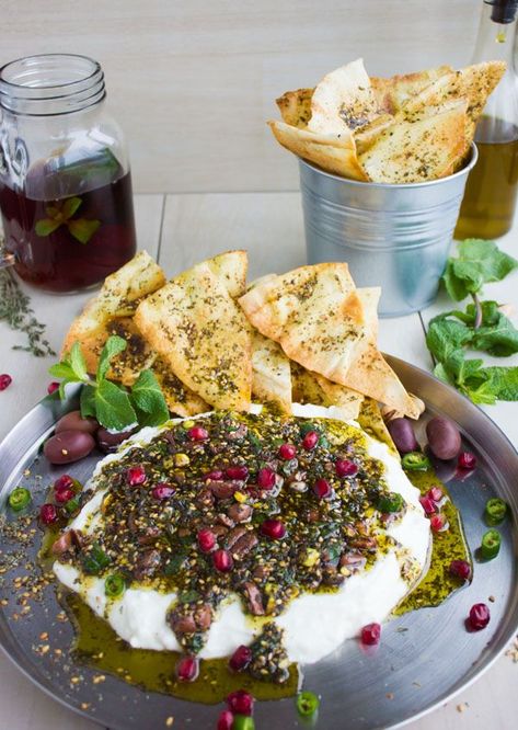 Labneh Dip with Zaatar Pistachio Mint Olive Topping. Labneh Dip, Arabisk Mad, Pepperoni Dip, Labneh Recipe, Best Dip Recipes, Cheesecake Dip, Läcker Mat, Lebanese Recipes, Persian Food