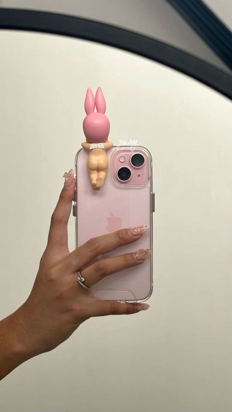 Girly Outfits Pink, Rose Pink Aesthetic, Pyjamas Aesthetic, Clean Girl Era, Coquette Lifestyle, Relatable Illustrations, Clear Phone Case Design, Casing Iphone, Produk Apple