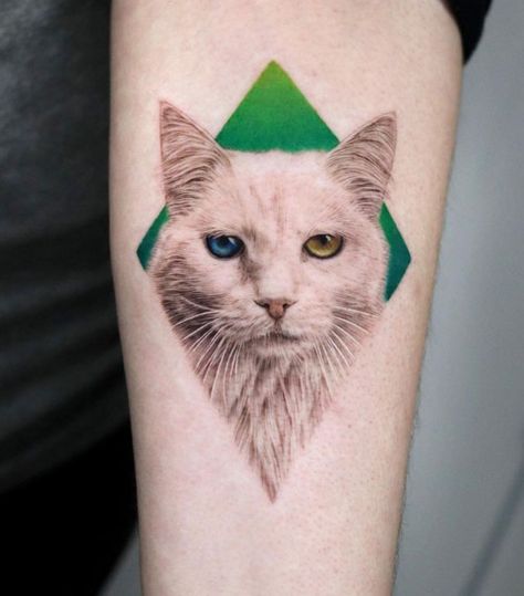 Cat Eye Tattoos, Simple Cat Tattoo, Tattoo Gato, Cat Portrait Tattoos, Cat Tattoo Design, Amazing 3d Tattoos, Cat Tatto, Cat Tattoo Simple, Dog Memorial Tattoos