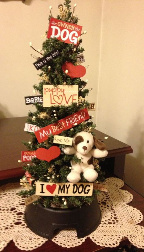 Ideas Decoracion Navidad, Amazing Christmas Trees, Christmas Tree Dog, Dog Christmas Tree, Dog Xmas, Dog Tree, Christmas Tree Ideas, Dog Christmas, Christmas Tree Themes