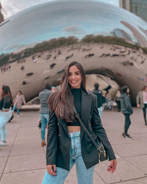 Chicago Outfit Ideas September, Ny Spring Outfits New York, Chicago Aesthetic Outfits Spring, Chicago Outfits Spring, Chicago Aesthetic Outfits Summer, Outfits Para New York, Chicago Spring Outfits, Chicago Trip Outfit, Chicago Instagram Pictures