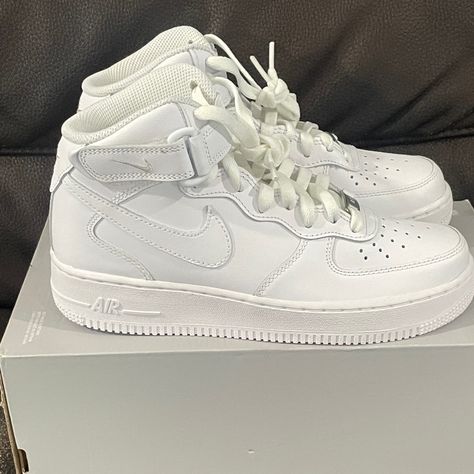 Air Force 1 Mid '07 White/White Blanc/Blanc Unisex Means Size 6.5 Women’s Size 8 Made In Vietnam / Fabrique Au Vietnam New With Box But The Box Does Not Have A Lid. Zapatillas Nike Air, White Air Force 1, Nike Air Force 1 Mid, Air Force 1 Mid, Cute Nike Shoes, Cute Nikes, Air Force Ones, Air Jordan 1 Mid, Jordan 1 Mid