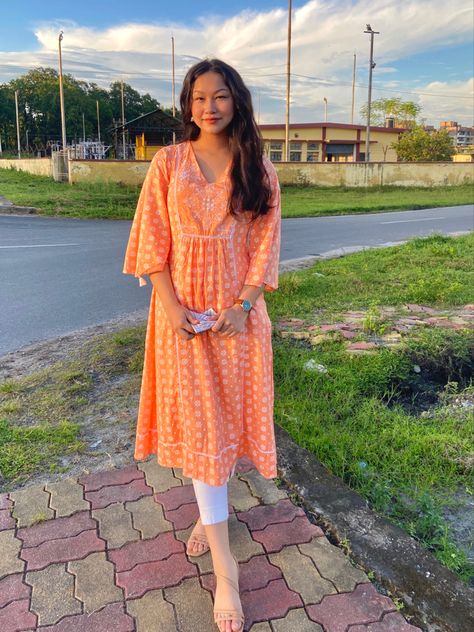 Orange Kurti Outfit, Orange Kurti, Ethnic Indian Wear, Kurti With Jeans, Asian Dresses, Orange Outfit, Ethnic Wear, Indian Wear, Girl Outfits