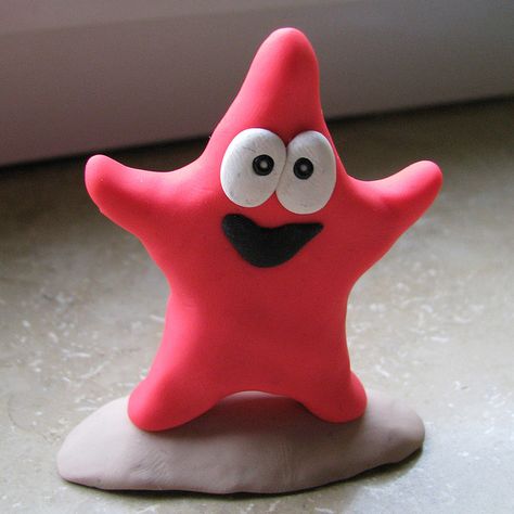 Patrick (spongebob) - fimo sculpey polymer clay Spongebob Clay, Easy Things To Make Out Of Clay, Clay Patrick, Sculpey Art, Patrick Star Spongebob, Patrick Spongebob, Jumping Clay, Diy Xmas Gifts, Clay Things