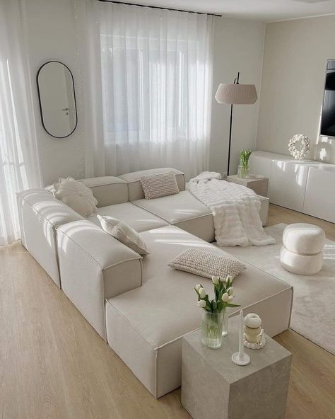 Minimalist Living Room Apartment, Dream Apartment Decor, Future Apartment Decor, Hiasan Bilik, التصميم الخارجي للمنزل, Home Design Living Room, Apartment Decor Inspiration, Decor Home Living Room, White Furniture